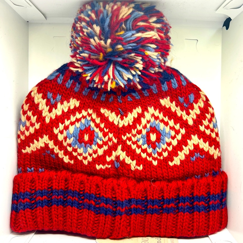 Set FRENCH KNOT Hat & Fingerless Gloves -Wool in Eagle Red Pattern - Picture 5 of 6